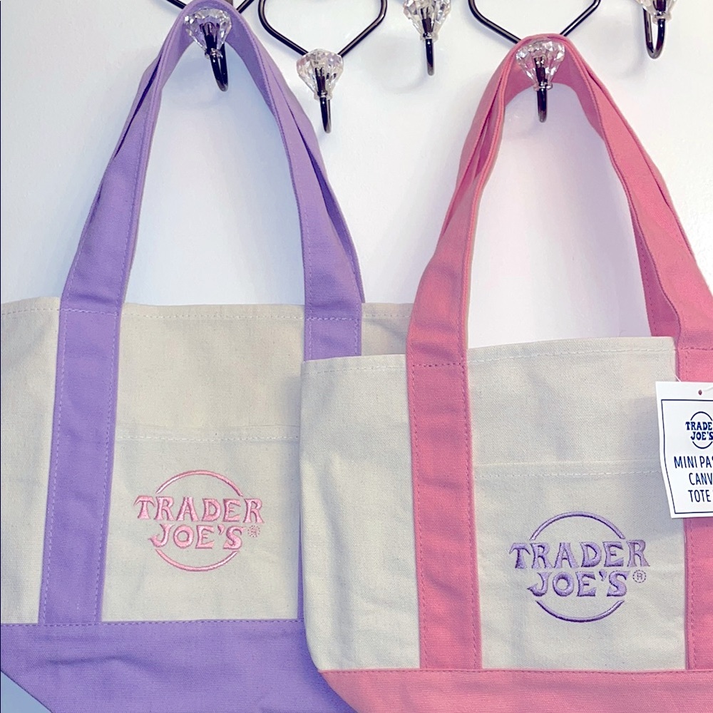 24HR DROP ⬇️ Set of Pastel Trader Joe’s mini tote bags - Picture 1 of 3